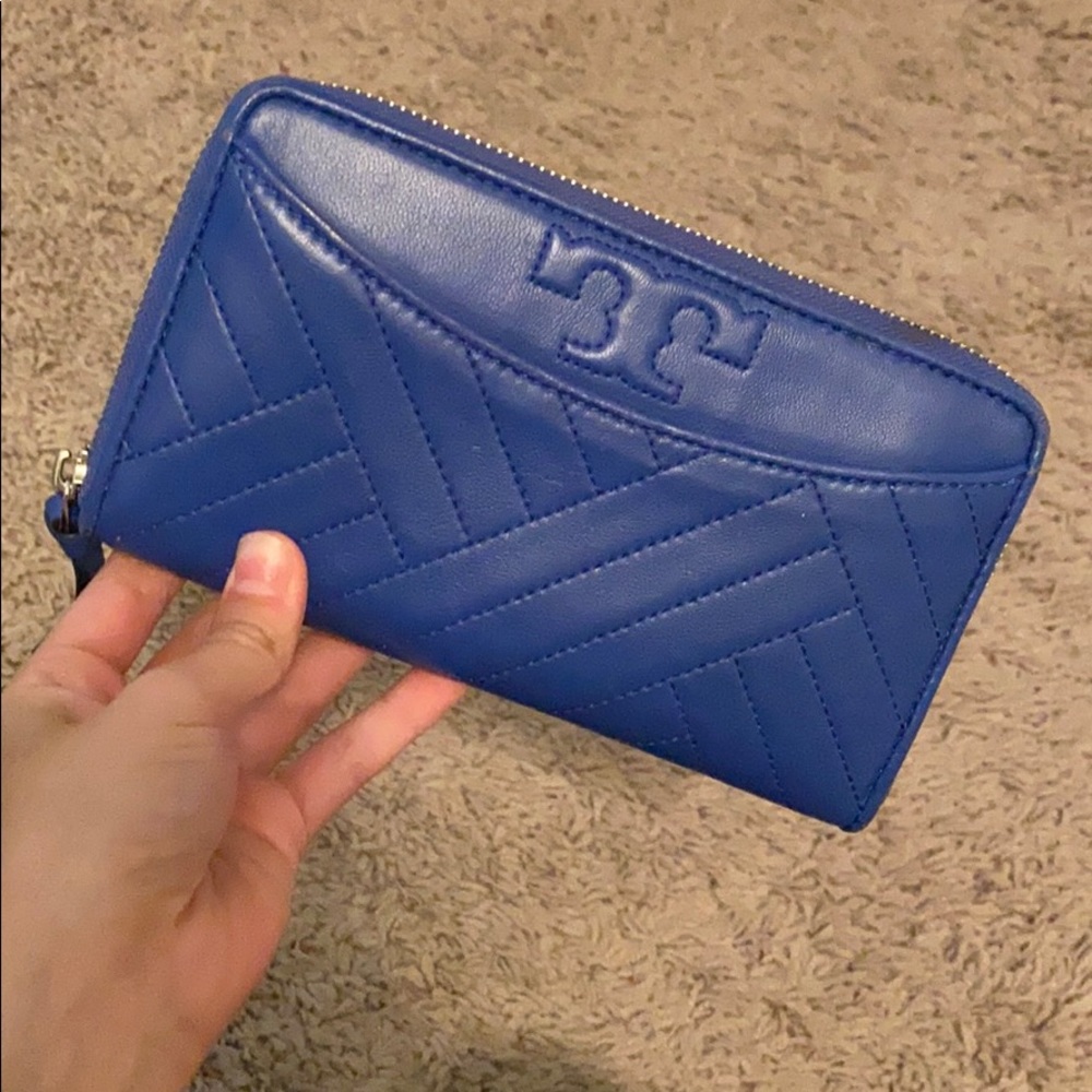 tory burch wallet